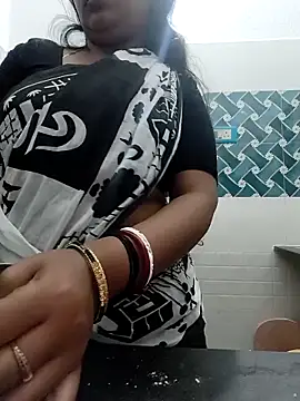 Hot-Tinaa online show from March 17, 3:27 pm