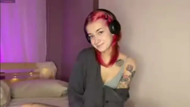 Dina Cams online show from February 2, 1:10 pm