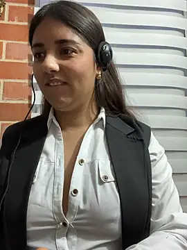 A-uroora online show from February 22, 11:00 am