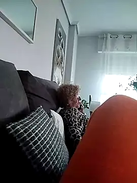 solsit1990 online show from April 5, 6:29 pm