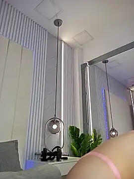 JuliaColemann online show from April 9, 11:59 am