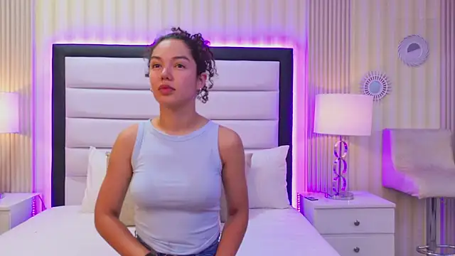 RoxanaAngel online show from March 3, 4:13 pm