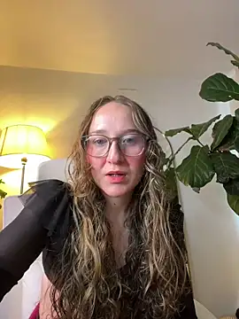 Scarlett NoirMuse online show from April 11, 6:55 pm