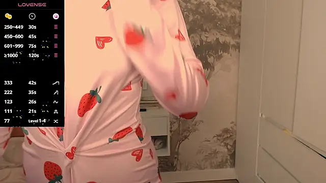 Hiaru Cutie online show from October 13, 5:21 am