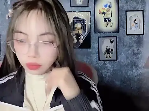 Suki 99 online show from March 9, 3:59 pm