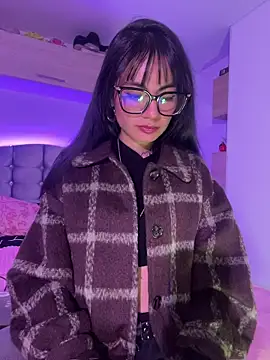  Lucycherry online show from February 11, 4:47 am