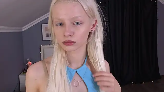 Naomi Demio online show from March 4, 10:11 am