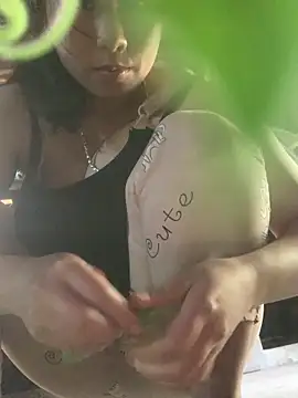 patry33 online show from April 28, 5:22 am