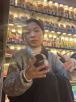 Lyn-be99 online show from March 8, 11:03 am