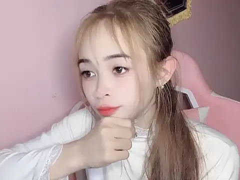 Emily031 online show from February 14, 5:04 pm