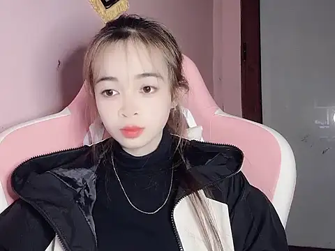 Emily031 online show from February 9, 4:09 pm