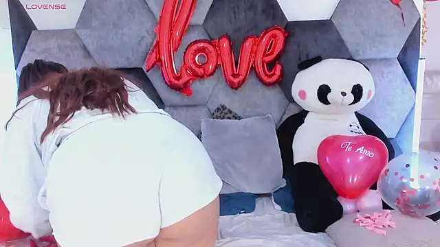 DulceJones online show from February 12, 8:32 pm