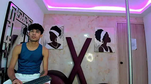 PRETTY COCK1 online show from February 11, 7:10 am