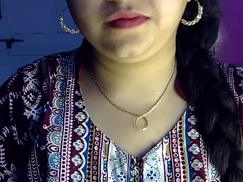 Cute Aliyaa online show from July 18, 2:08 pm