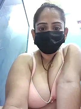 diyam4002 online show from March 4, 5:30 pm