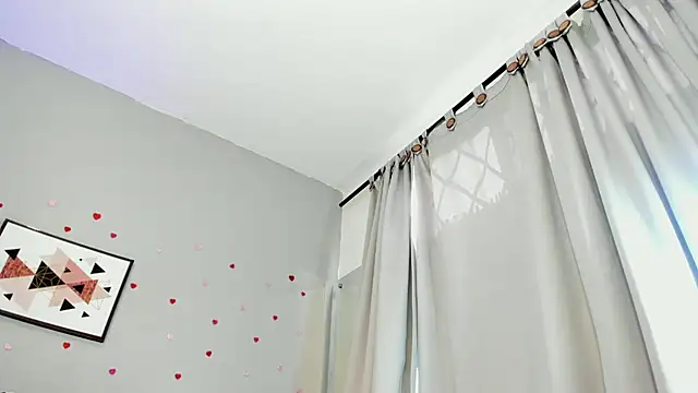 PauleteW10 online show from March 4, 12:45 pm