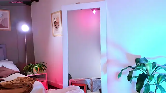 SalomeStorm  online show from April 9, 2:22 pm