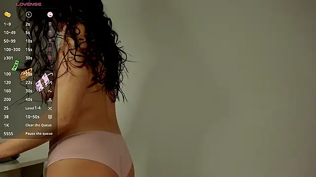 Adeline Reilly online show from February 8, 10:45 pm