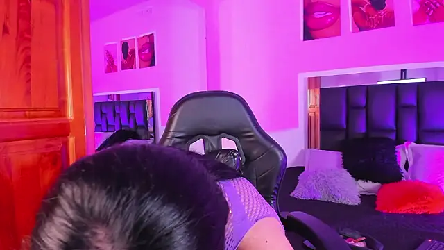 Isabella Moon9 online show from March 13, 11:33 am