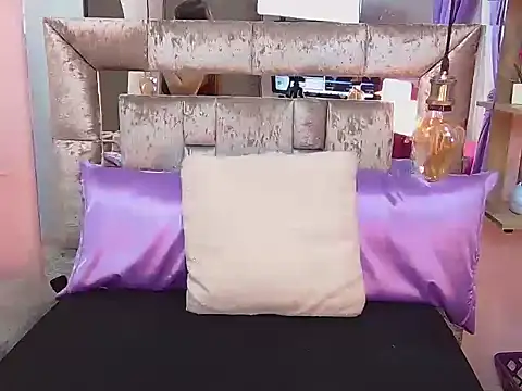 thyara noa online show from February 16, 7:14 pm