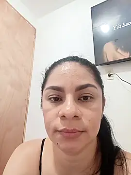 luna pinky online show from February 17, 7:46 pm