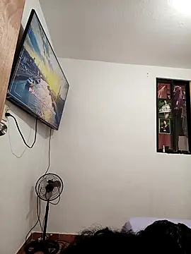 luna pinky online show from April 9, 3:39 pm