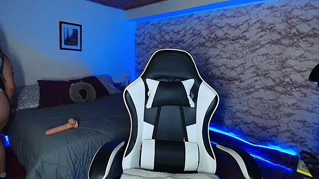 Camila IRoose online show from March 2, 12:10 am