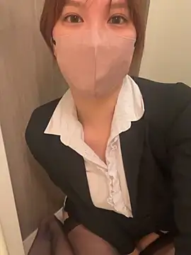  3 mNm 3  online show from March 25, 10:45 pm