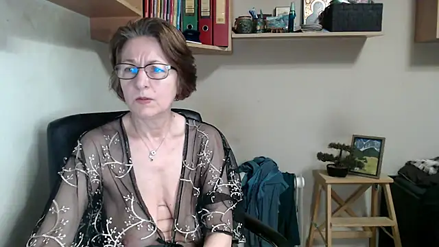 katemodel online show from May 31, 7:58 am