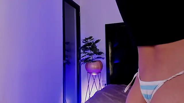 mia roosee1 online show from April 21, 6:53 am