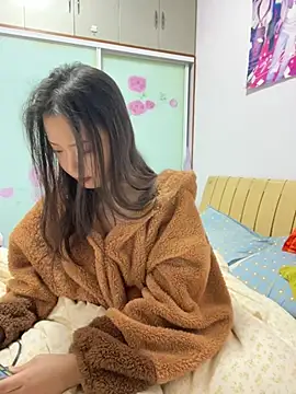 BIGBABYYEYE online show from February 8, 2:54 pm