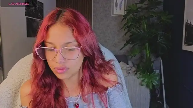 saphire  online show from April 1, 1:01 pm