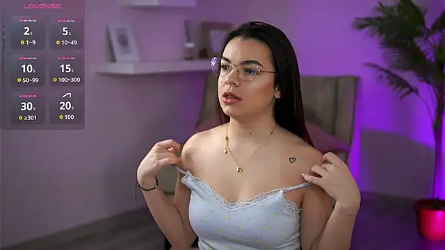 PeachyyFantasy online show from February 2, 4:33 am