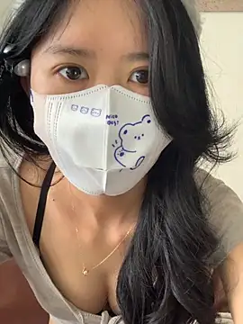 ShouSushi online show from April 3, 7:50 am