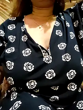 PARI51 online show from April 17, 7:38 pm