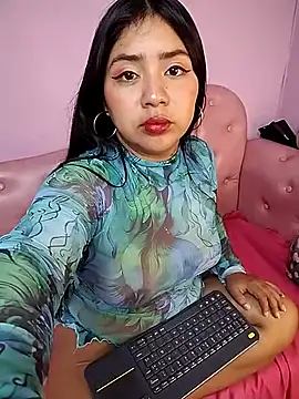 Noa Baker online show from April 7, 12:29 pm