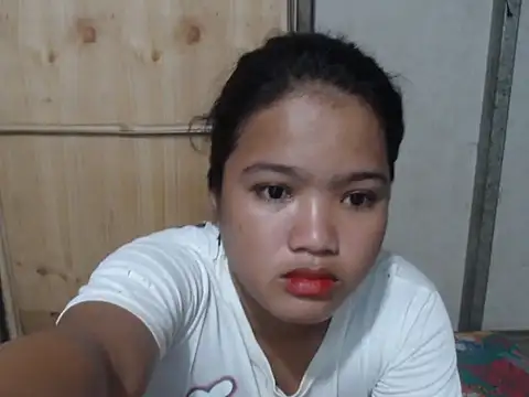 yummydelitex online show from April 14, 12:00 am