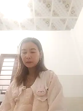 Sexy-ladyboobs69 online show from May 2, 1:09 am