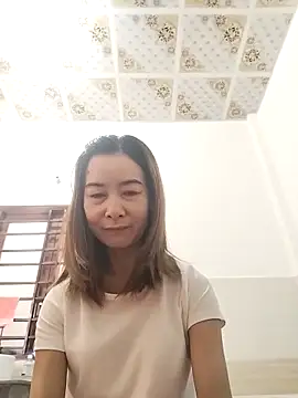 Sexy-ladyboobs69 online show from February 1, 1:37 am