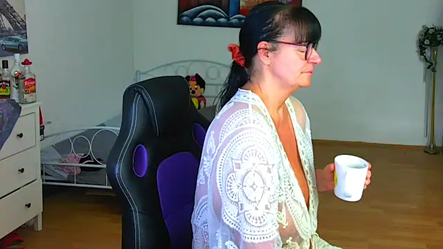 Sylly online show from November 23, 9:11 am