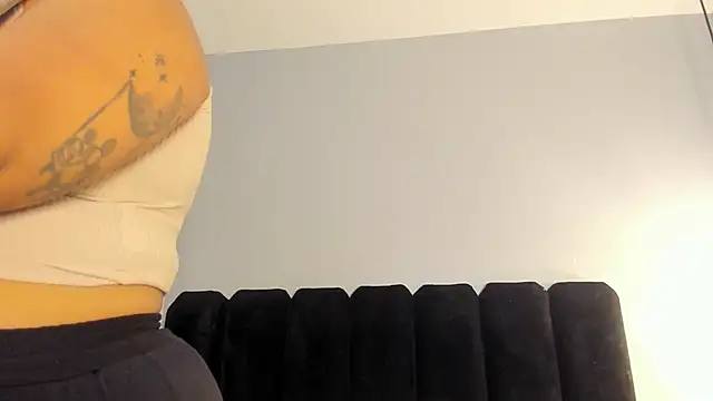 Amaranoir- online show from February 1, 3:05 am