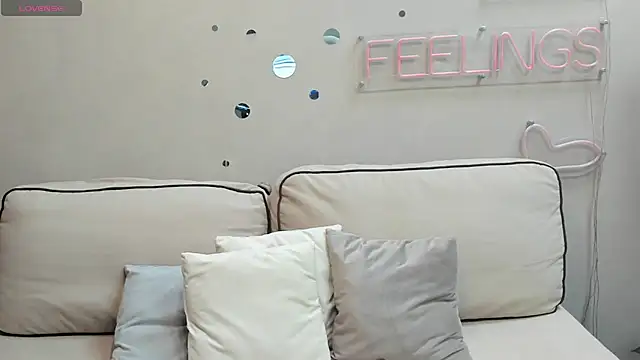 Lauraaa Smith online show from February 23, 12:55 am