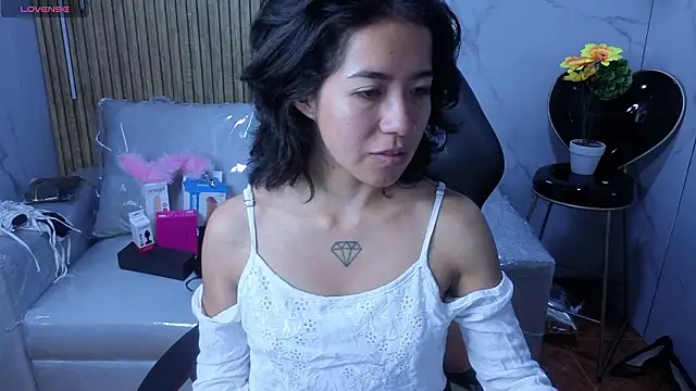 Lynn turner online show from February 21, 8:20 pm