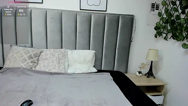 double temptation  online show from March 18, 12:54 pm