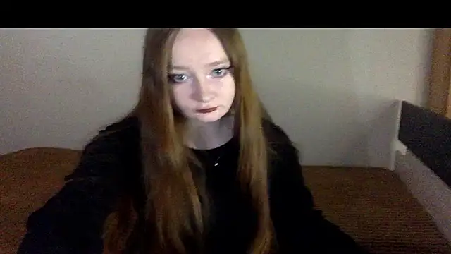 vikipinkk online show from March 1, 8:30 pm