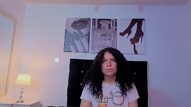 Zoe-yanin online show from February 21, 6:52 pm