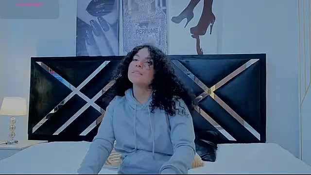 Zoe-yanin online show from April 10, 6:47 pm