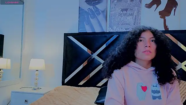 Zoe-yanin online show from April 14, 7:03 pm