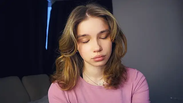 EarthaStinett online show from February 12, 12:40 pm