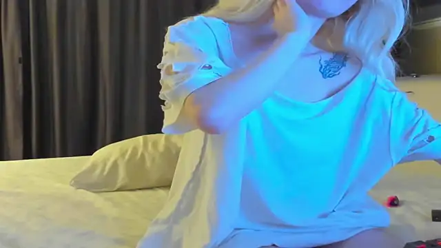 Lesyalisss online show from April 16, 9:39 pm